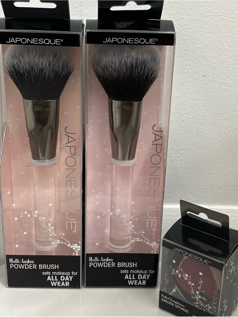 Japonesque multi tasker powder brush and sakura spronge makeup brush lot